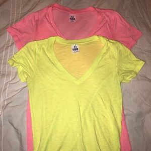 Bundle: neon vnecks PINK